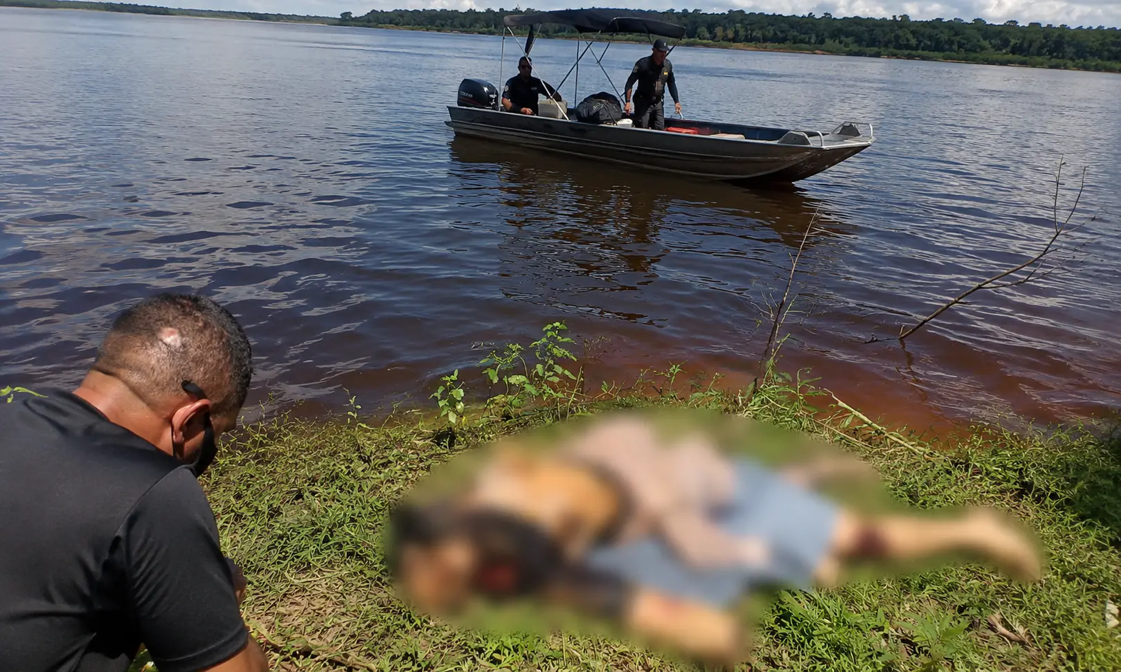 Corpo é encontrado boiando no Rio Negro