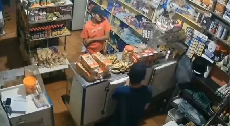 Pão com ovo: homem tenta furtar padaria e esconde mercadoria dentro da cueca, mas se dá mal