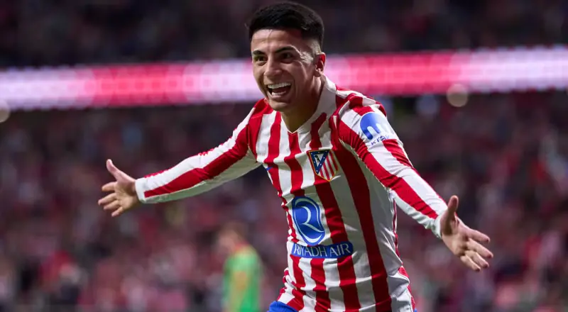 Thiago Almada, destaque do Botafogo em 2024, está próximo de acerto com o River Plate