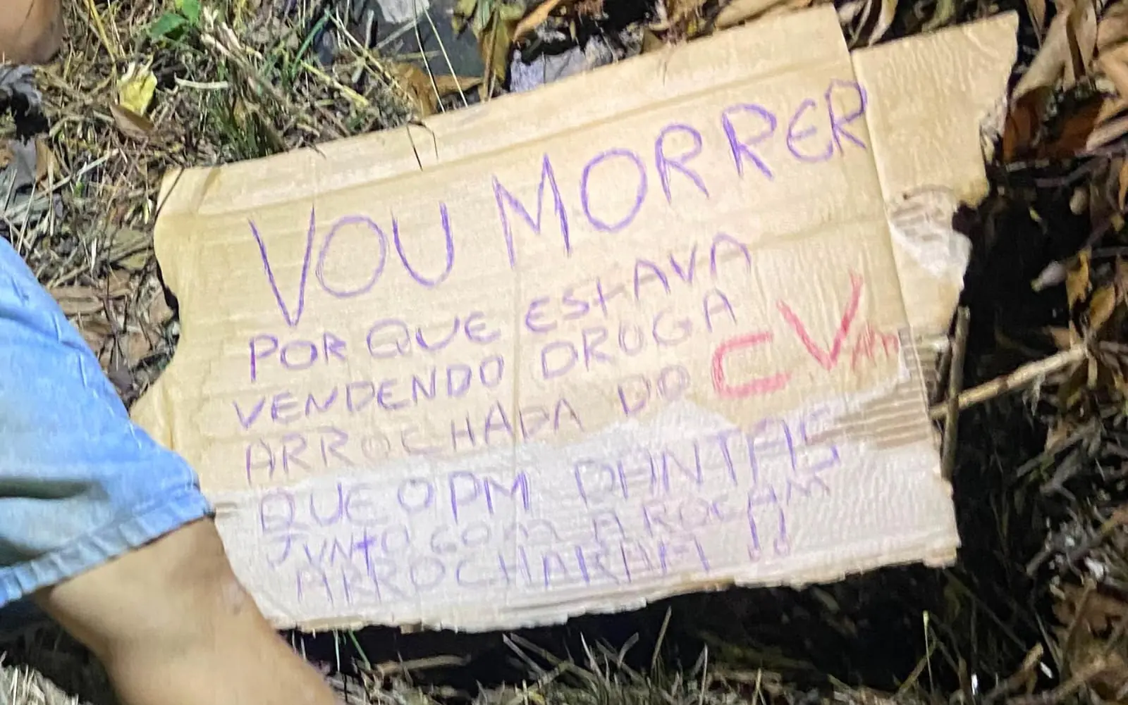 Chocante: veja imagens minutos após homem ser assassin4do com mais de 12 t1ros no Distrito Industrial