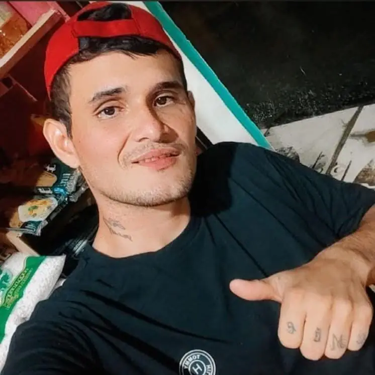 Saiba quem era o jovem executado a tiros na frente da família no bairro Compensa; imagens fortes