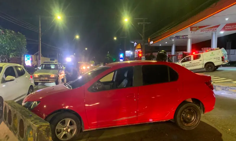 Motorista com sinais de embriaguez provoca acidente, atinge motociclista e fica em estado grave em Manaus