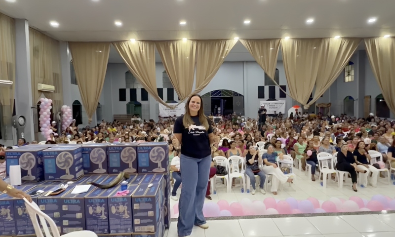 Encontro da Virada Feminina emociona mil mulheres com testemunhos, palestras e sorteio de brindes