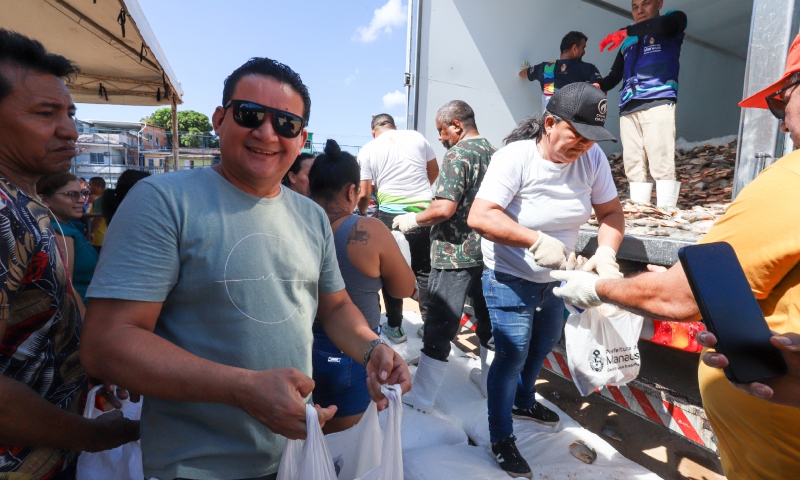 Prefeitura de Manaus distribui 60 mil peixes do programa ‘Jaraqui da Gente’ e beneficia mais de três mil pessoas na zona Oeste
