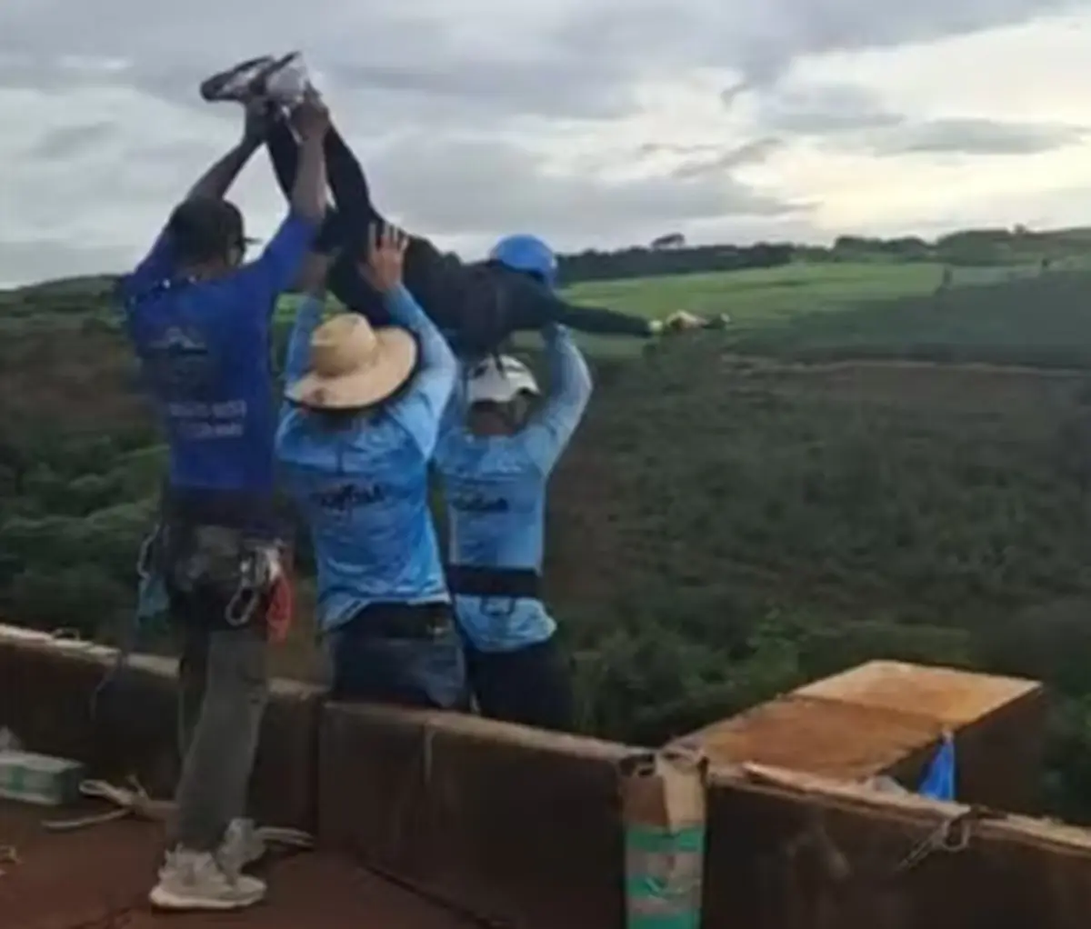 Quase tragédia já havia exposto falhas em grupo de rope jump antes da morte de jovem de 21 anos