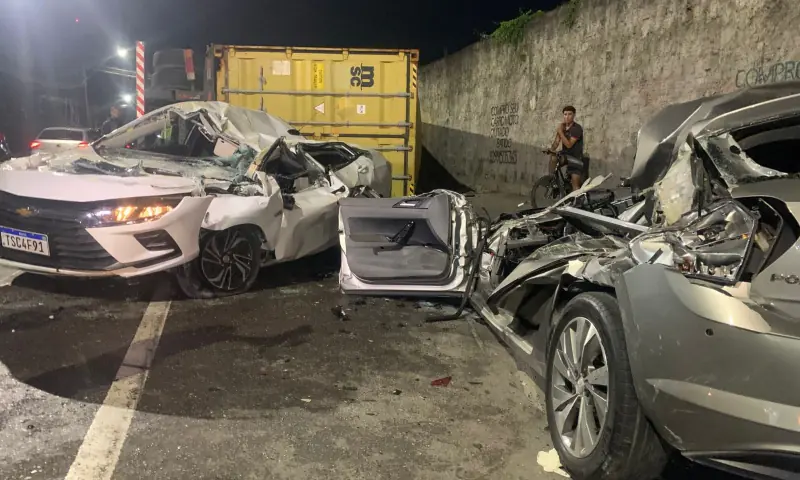 "Foi um milagre": vítimas de acidente com carreta sobrevivem e são hospitalizadas em Manauss
