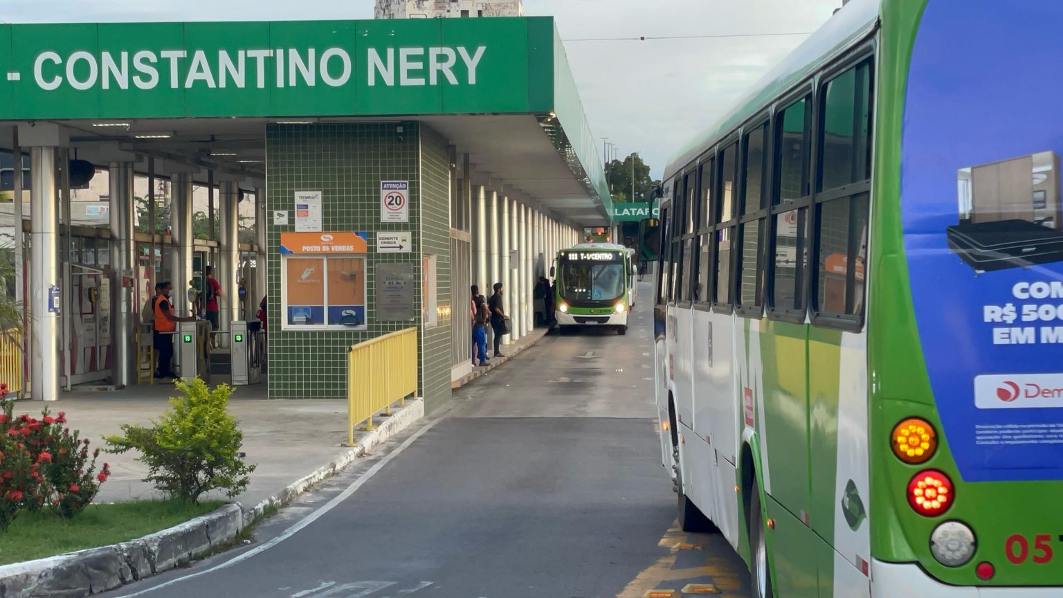 Rodoviários mantêm ônibus até as 21h de hoje e avisam: sem acordo, Manaus amanhece sem transporte