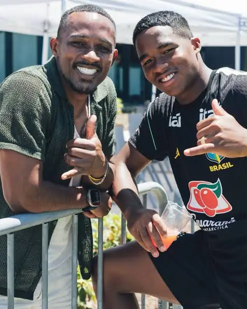 O abraço que conforta: Pai de Endrick envia mensagem forte ao filho após eliminação na Copa
