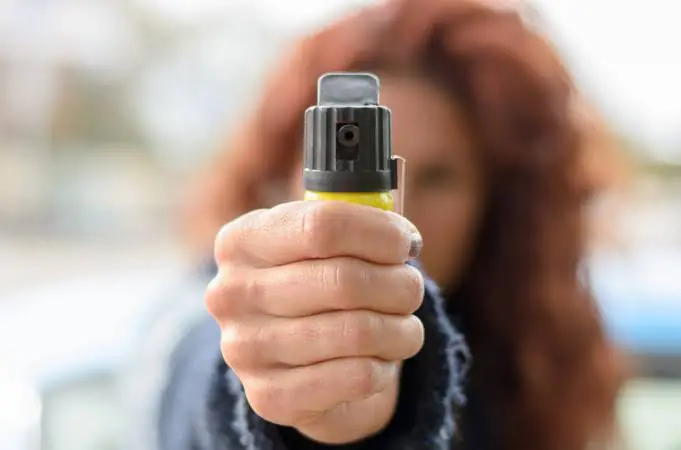 Senado aprova venda de spray de pimenta para mulheres