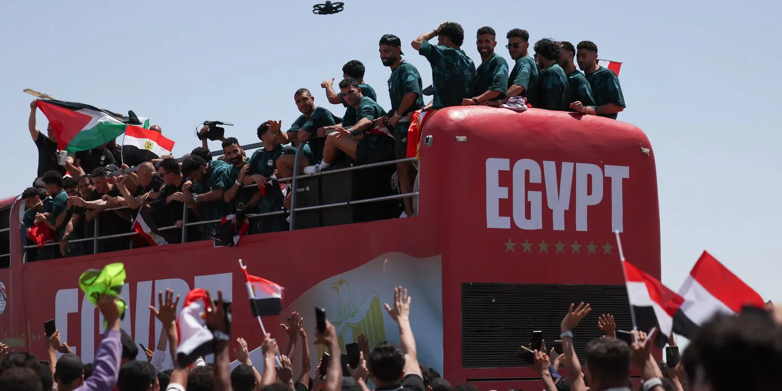 Jogadores do Egito são recebidos como heróis após a Copa