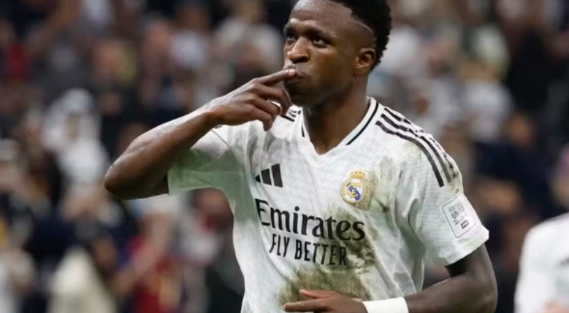 Vini Jr. retoma treinos no Real Madrid com futuro sob holofotes do Arsenal