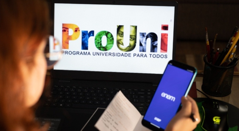 Bolsistas do Prouni podem receber auxílio mensal de R$ 700; veja quem tem direito