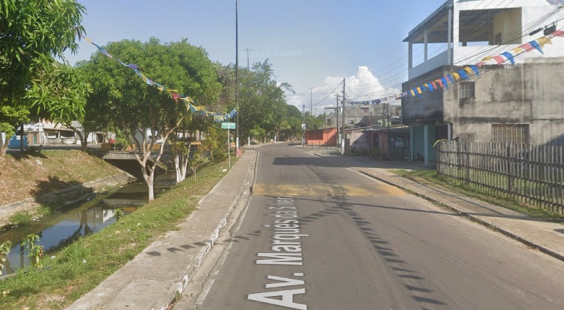 Urgente: Homem atingido dentro de carro na rua Marquês da Silveira na Cachoeirinha está por um fio