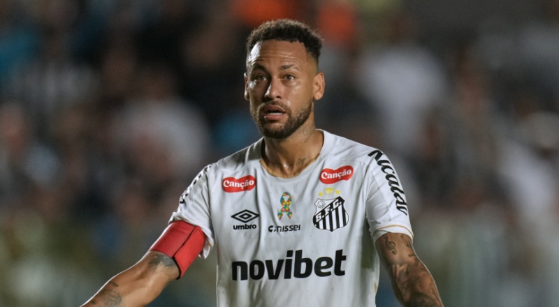 Neymar deixa futuro em aberto e admite possibilidade de encerrar a carreira após contrato com o Santos