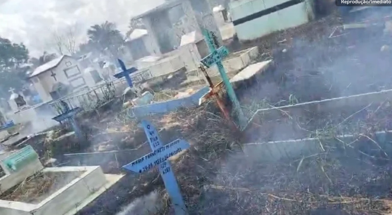 Incêndio atinge área do Cemitério Nossa Senhora Aparecida e provoca intensa fumaça no Tarumã