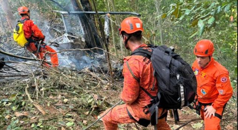 Helicóptero cai durante passeio panorâmico e deixa quatro pessoas sem vida