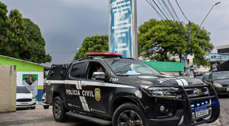 Sinal de alerta em Manaus: polícia atende chamado de emergência e localiza procurado pela Justiça