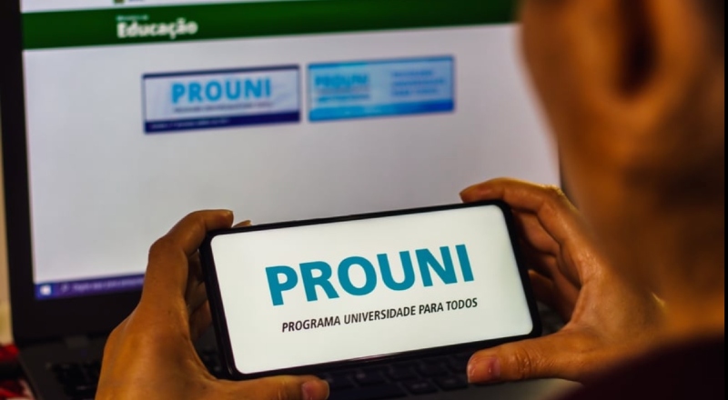 Atenção, candidatos! Pré-selecionados no Prouni têm até sexta-feira para comprovar informações e garantir bolsa