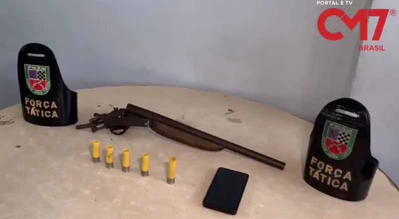 Briga de vizinhos! Homem é preso com espingarda após mulher ser atingida durante confusão no São José