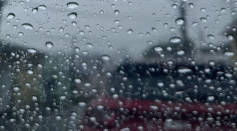 Chuva chega a bairros de Manaus após sequência de dias de calor intenso
