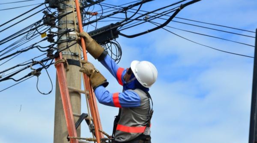 Falta de energia vai atingir bairros de Manaus nesta segunda (17); veja locais
