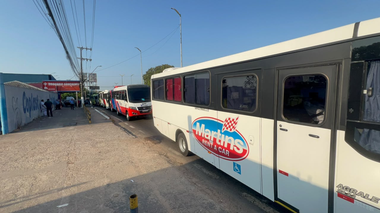 Sem acordo e sem hora para acabar: greve do transporte especial se prolonga e paralisação afeta funcionamento de fábricas em Manaus