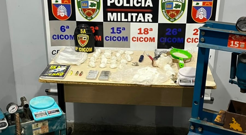 Polícia apreende quase 1 kg de cocaína em “laboratório de drogas” no Riacho Doce