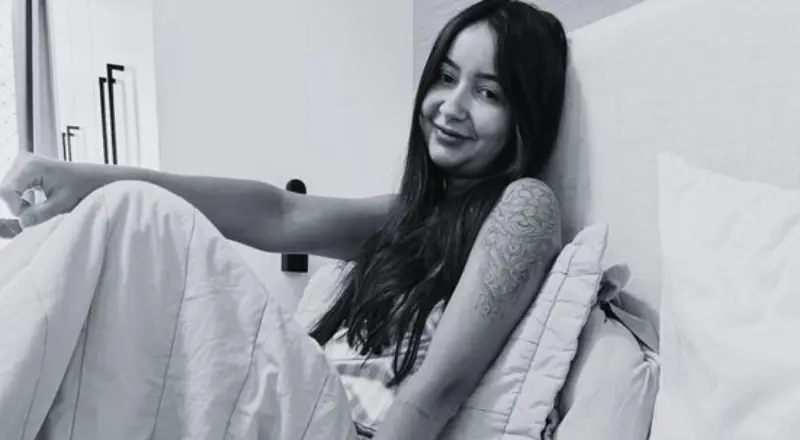 “Ela tava com muito medo”: influenciadora morre após fazer lipoaspiração e marido faz desabafo comovente