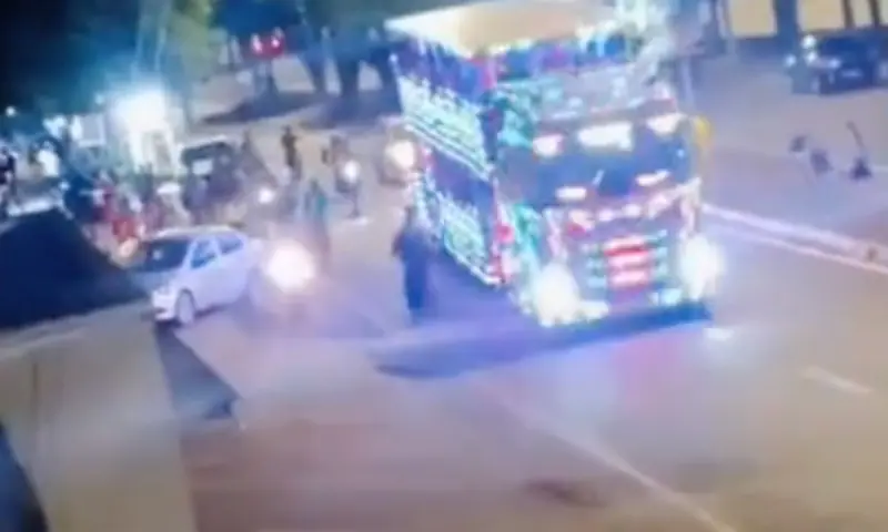 “Carreta da Alegria” atropela e mata motoqueiro durante passeio