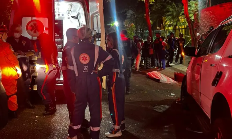 Urgente: motoqueiro morre em grave acidente envolvendo caminhonete na Av. Mário Ypiranga