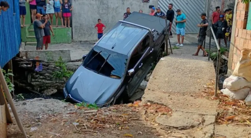 Tentativa de fuga termina em queda dentro de igarapé no bairro Alvoradas