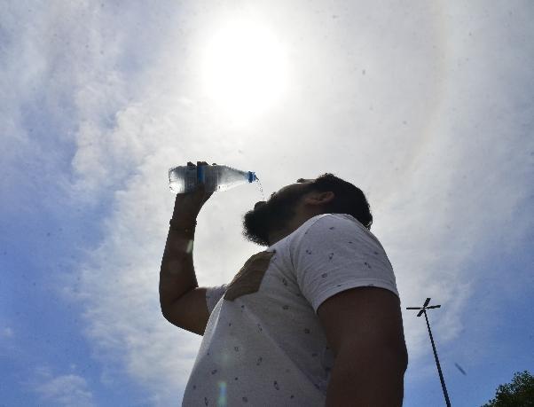 Manaus enfrenta sexta-feira de calor intenso e sem previsão de chuva