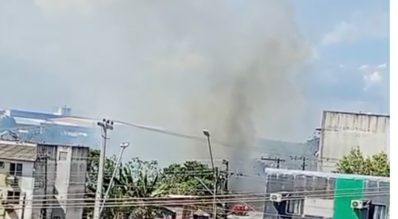 Urgente : Incêndio atinge área de vegetação no Viver Melhor 2