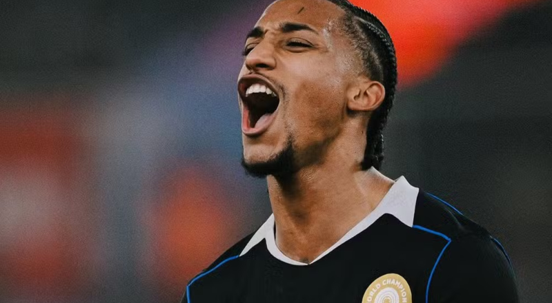 Contrato renovado: Chelsea renova com João Pedro até 2033 e afasta investidas dos concorrentes