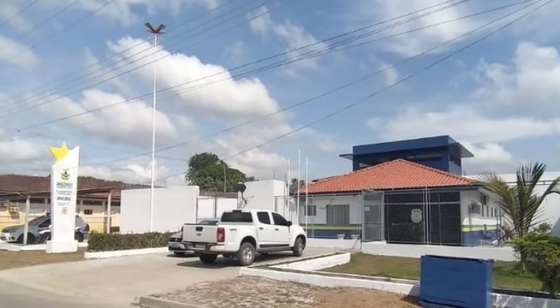 Am3aças, perseguição e d3struição: polícia prende homem embriagado após v1olência contra a esposa