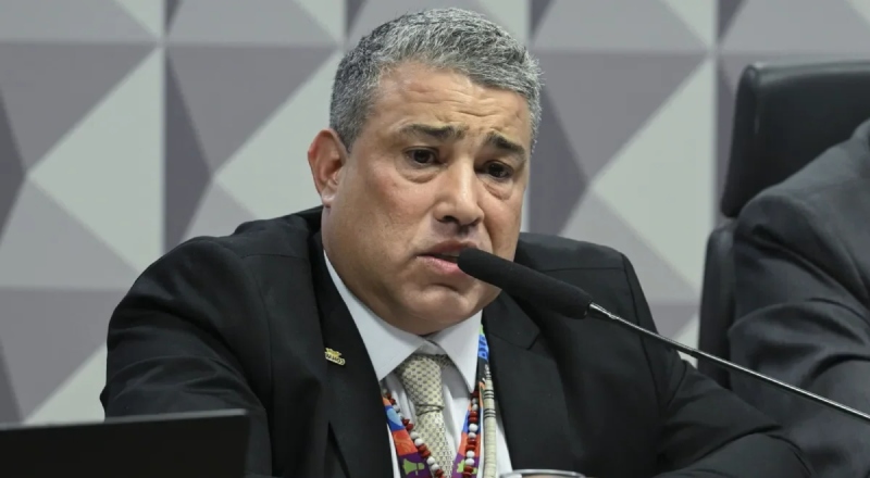 Alvo do caso dos descontos do INSS, presidente da Conafer se entrega à PF