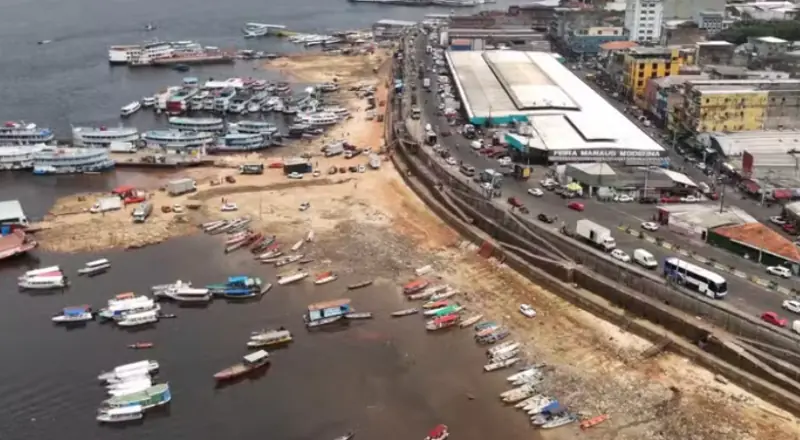 Rio Negro baixa 85 centímetros em uma semana e vazante acelera em Manaus