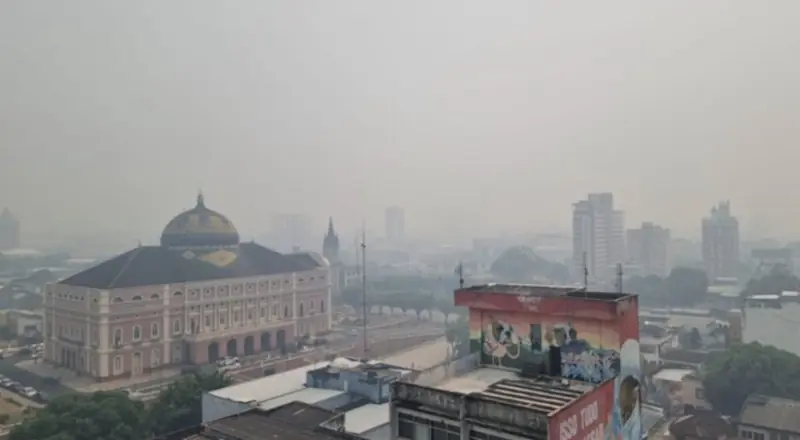 Manaus amanhece coberta por fumaça e qualidade do ar fica ruim em vários pontos da capital