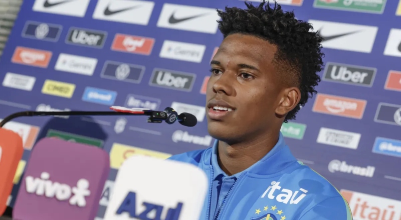 Estêvão volta à Seleção e fala sobre as poucas oportunidades no Chelsea