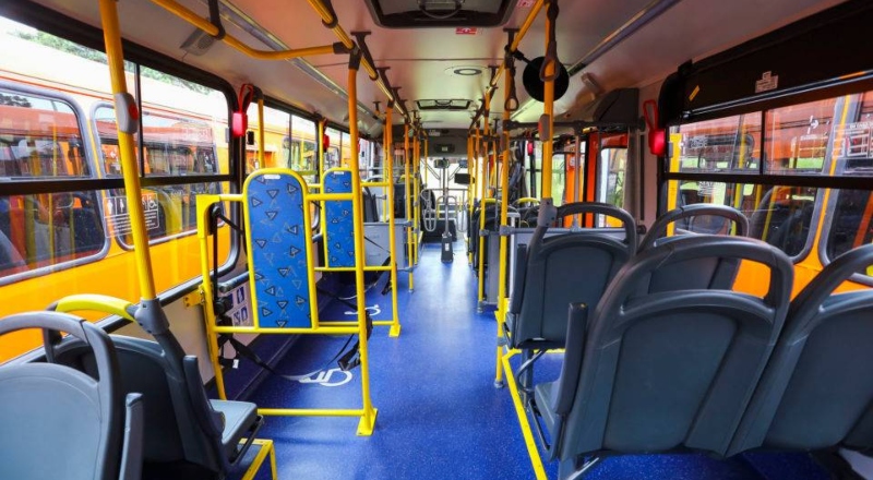 Absurdo: ”Taradão”se filma pagando de ”jack” dentro de ônibus; veja vídeo