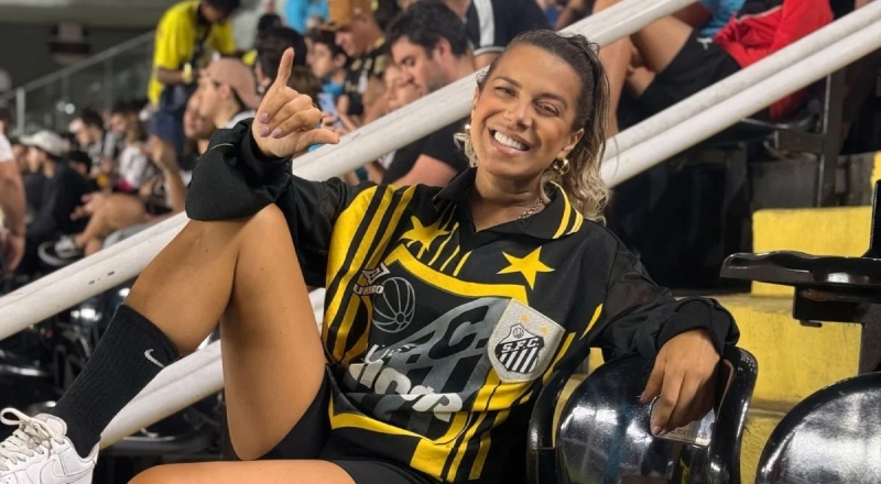 Morre Naty Potira, influenciadora santista que emocionava torcedores durante luta contra o câncer