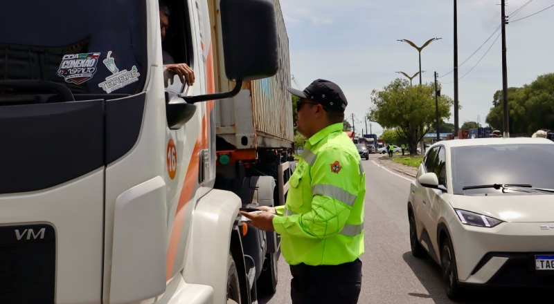 IMMU realiza operação ‘Carga Pesada’ para fiscalizar veículos de grande porte em Manaus